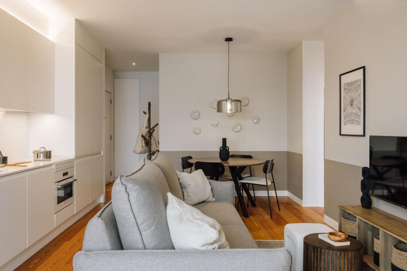Arrabida - 2 Bedroom And Parking In Arroios * Lisboa